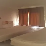 Casa Blanca Apartment *
