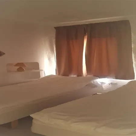 Casa Blanca Apartment *